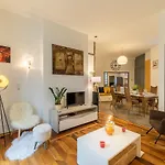 Le Contemporain, Hyper-centre, 8 Pers *